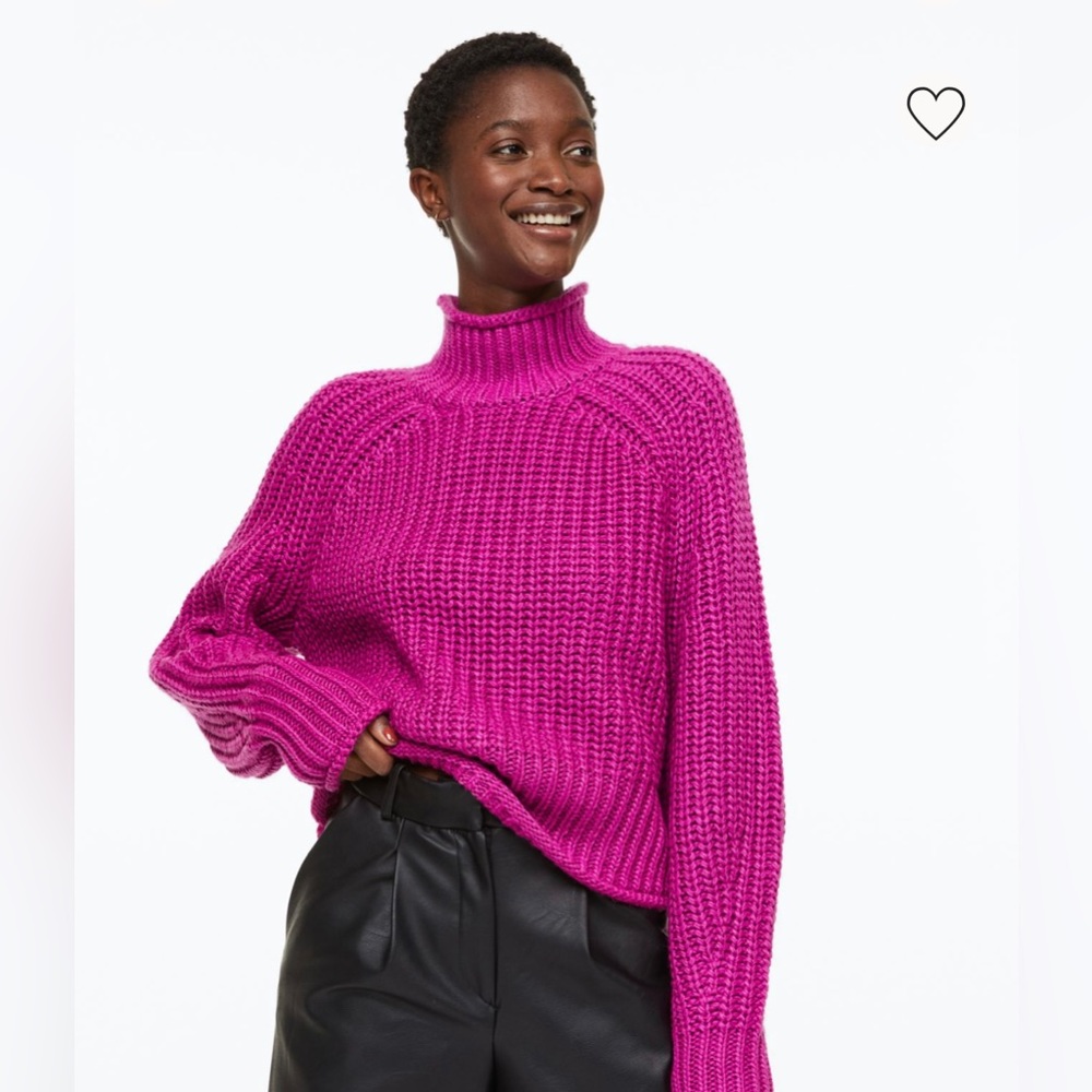 H&M Knit Sweater in Cerise in Size M 💗